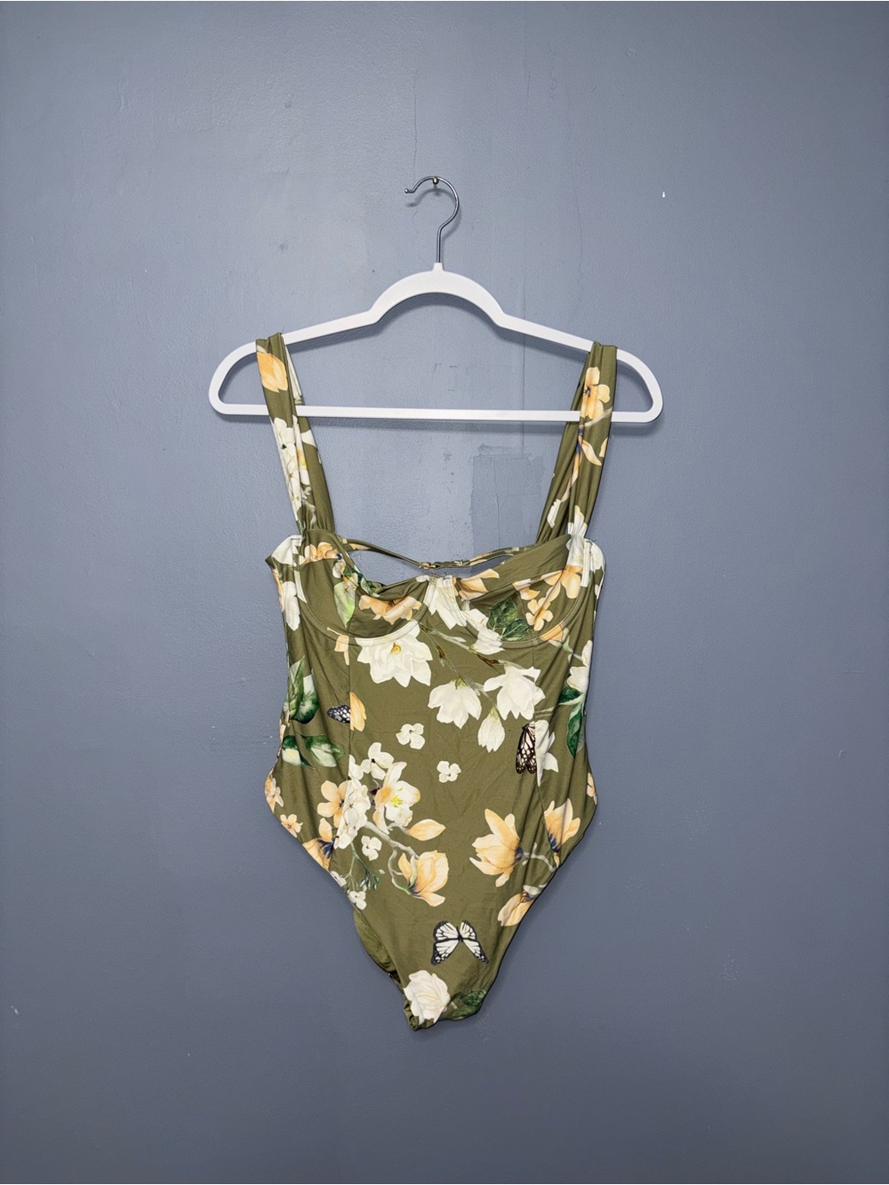 WeWoreWhat | Green Floral One Piece Swimsuit | Size Large